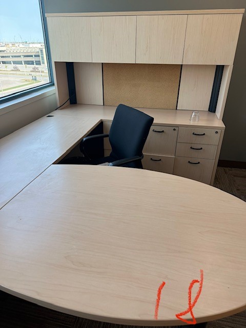 Bureau en forme de U