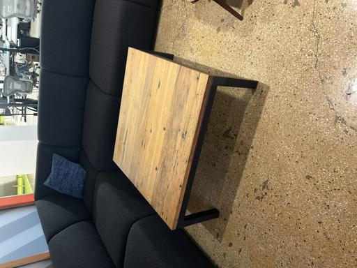 Coffee Table - square wood (40x40x17)