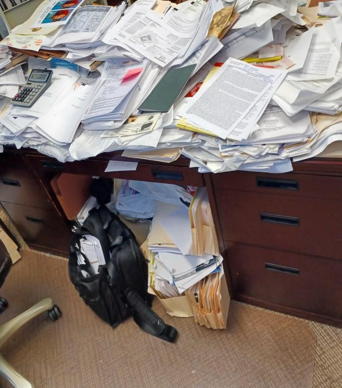 Desk 3’ X 6’