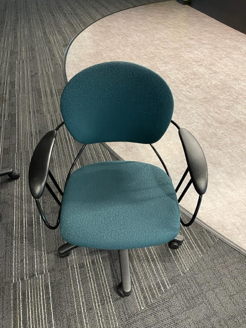 GREEN TASK CHAIR