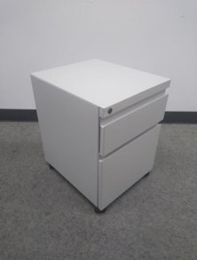 Knoll Pedestal