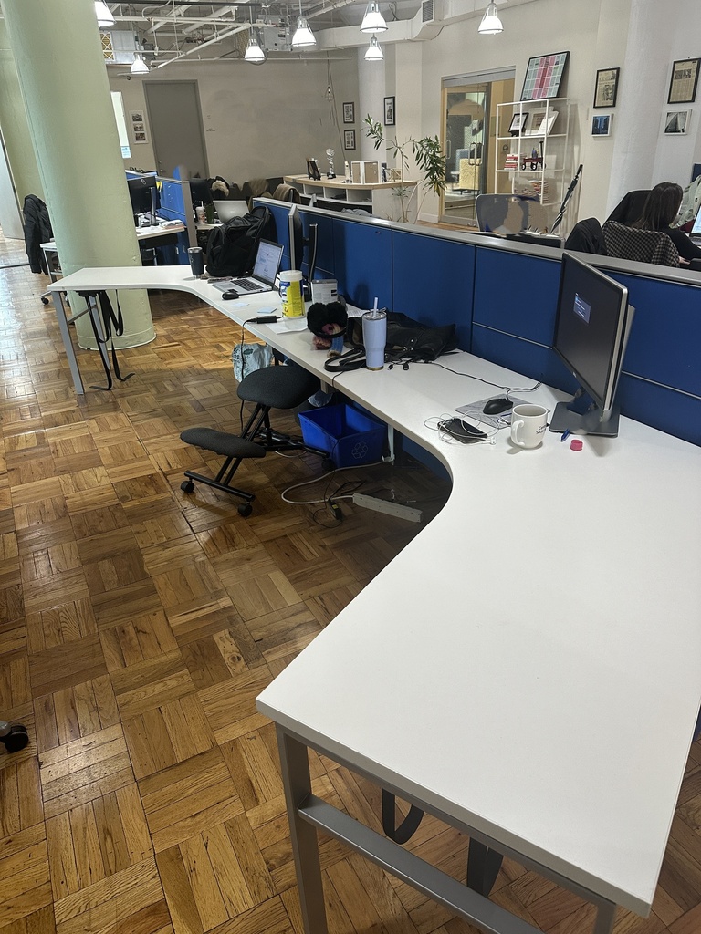 Curved Desk Pod, seats 4 (191 inch L)