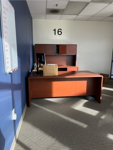 U-Shape Desk