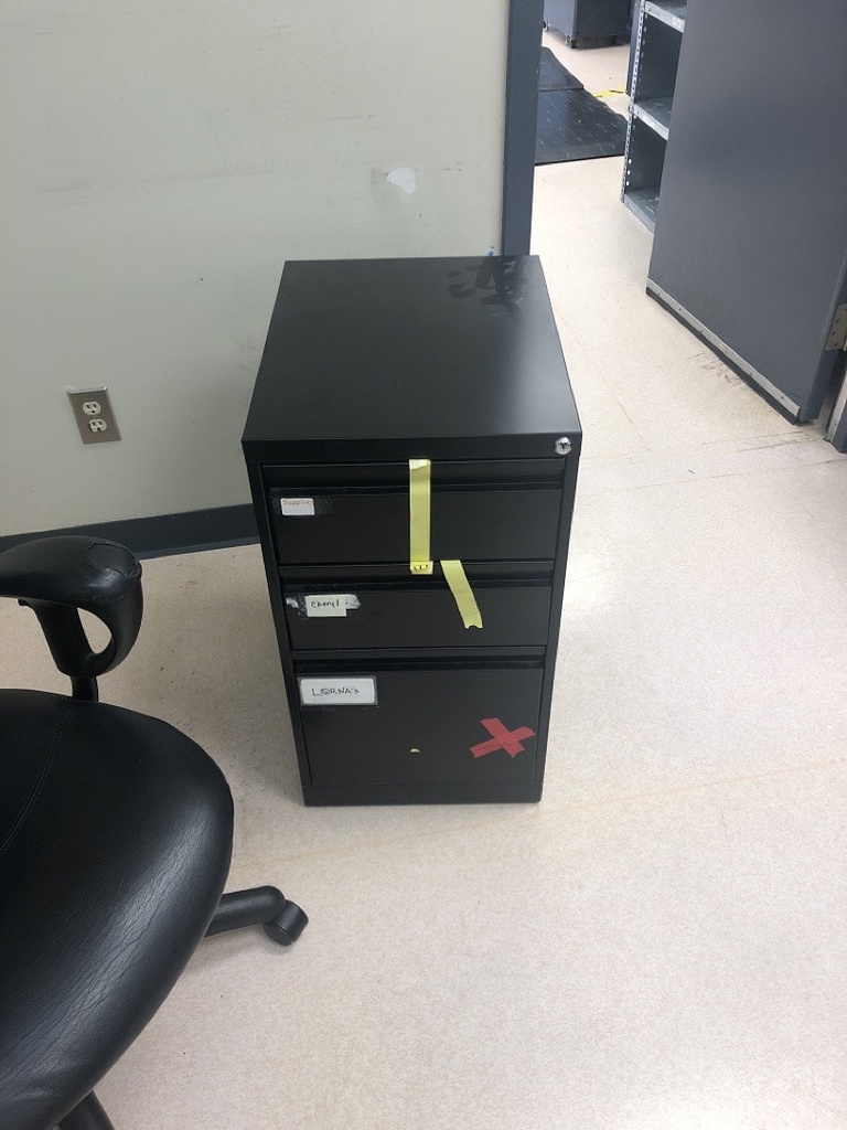 Pedestal Metal