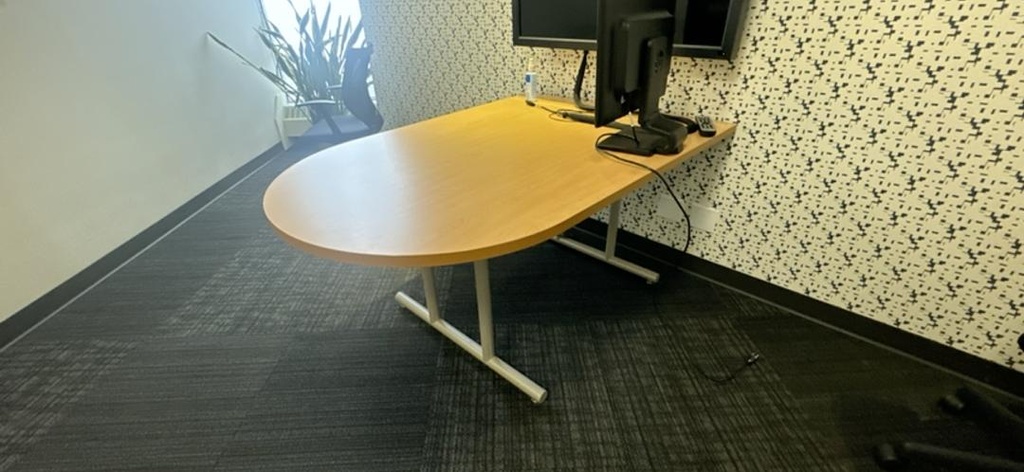 5' Bullet Top Table, Maple