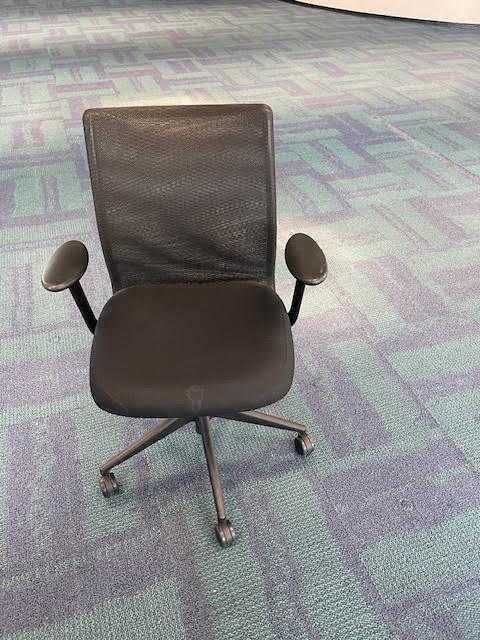 Black Mesh Task Chair