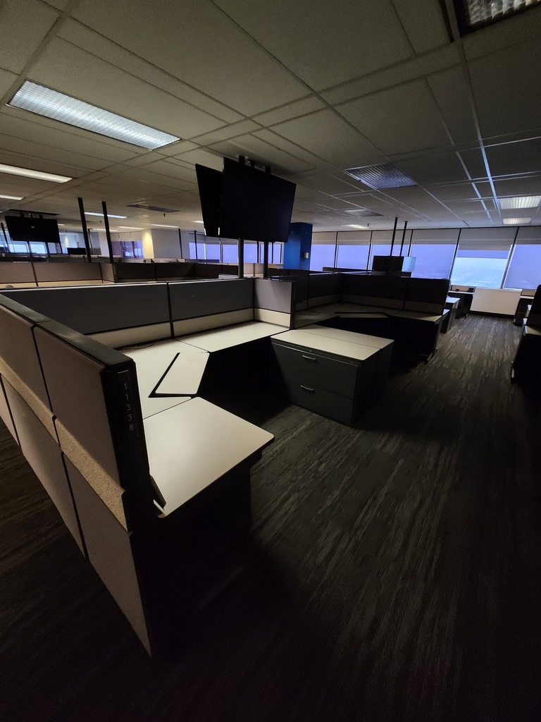 Teknion Workstation, 72" x 96" (not including worksurfaces)