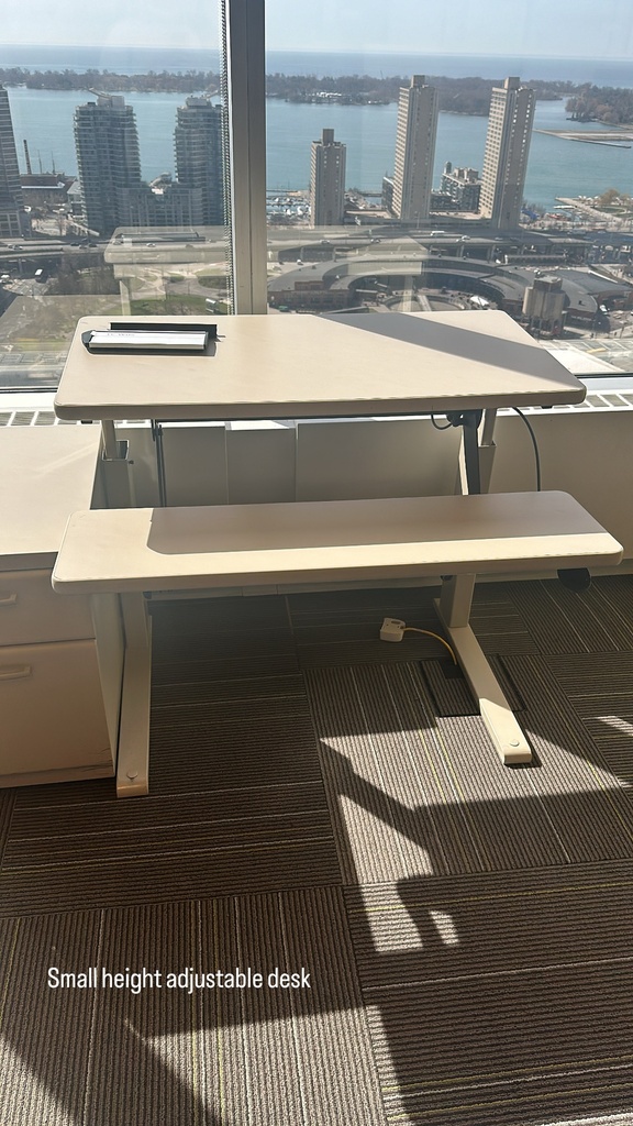 Small height-adjustable desk