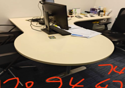 Desk | 桌子