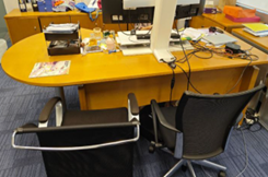 Desk | 桌子