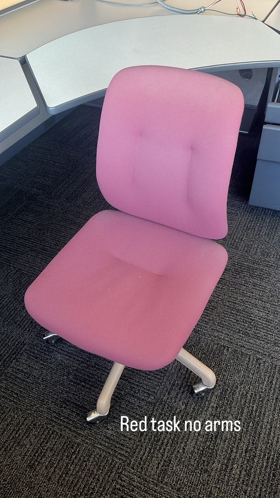 Chaise de travail rouge