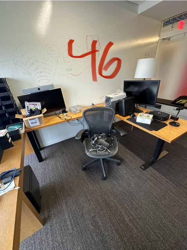 L desk