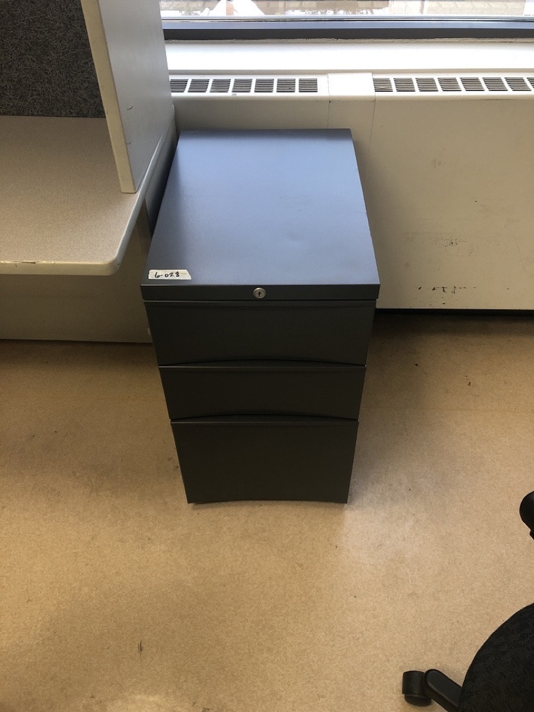 Pedestal Metal