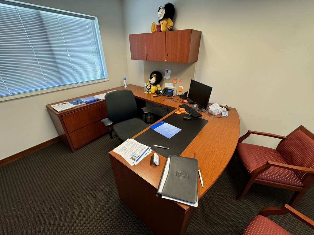 U-Shaped Desk w/ Overhead Storage