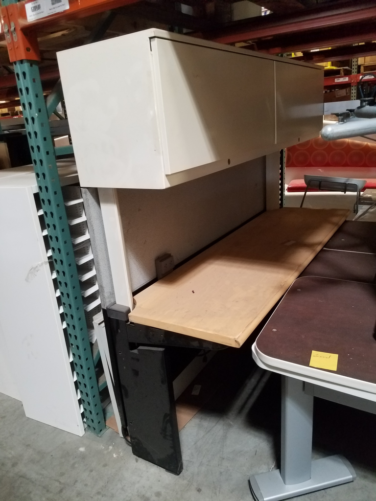 Table- Straight Unit w/ Tackboard