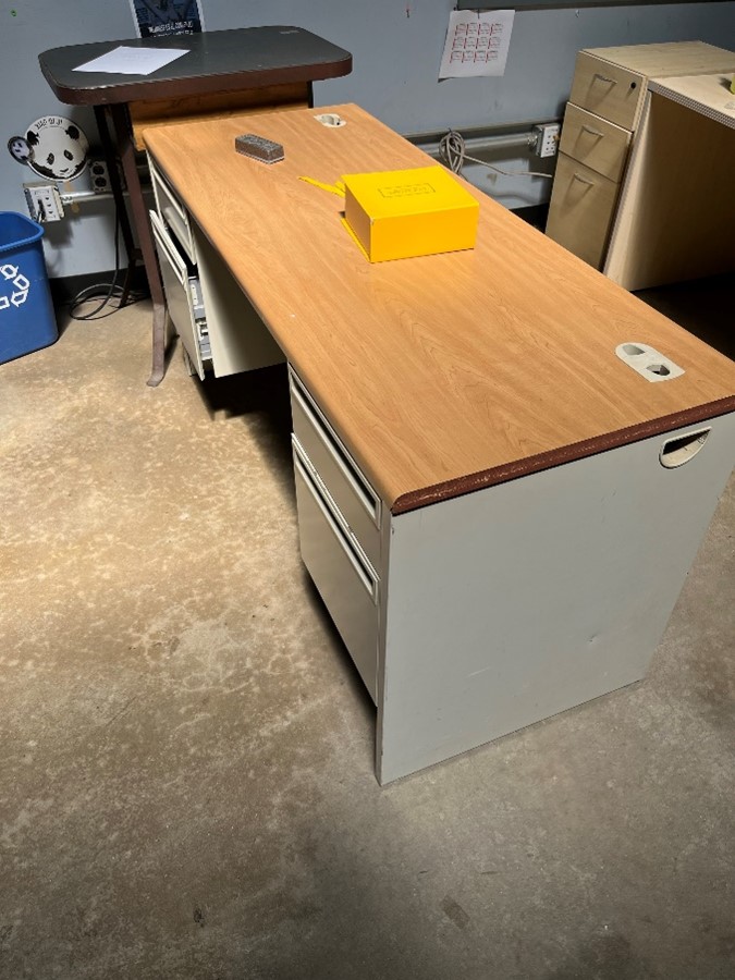 Desk 2 ped - 24"x60"