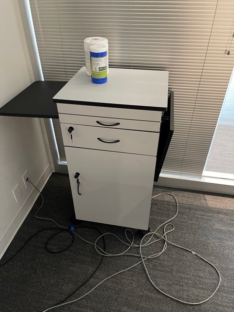 Filing Cabinet wiith Wheels