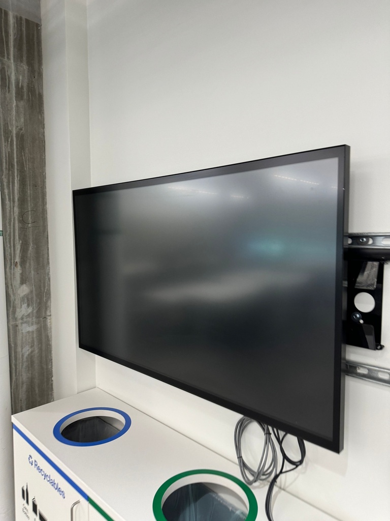 TV 44"