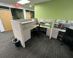 Workstation (H 28 X W 96 X W 72 - Panels 54"H)