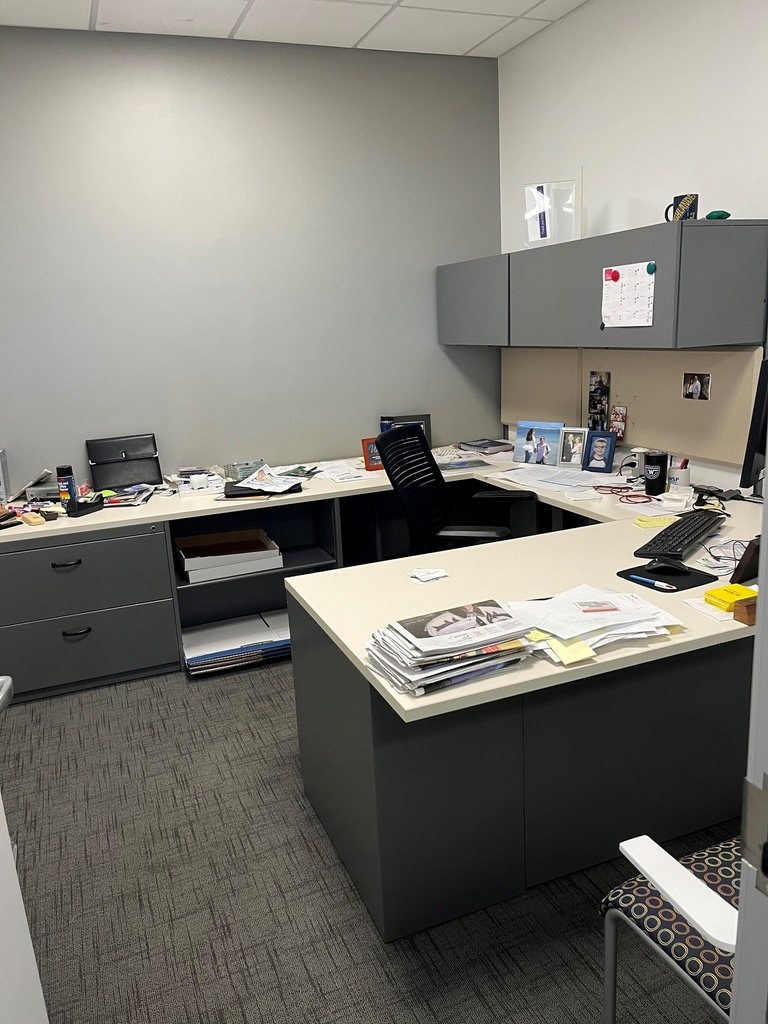 DESK - LEFT HAND WITH 2 OVERHEADS, 2 TACKBOARDS