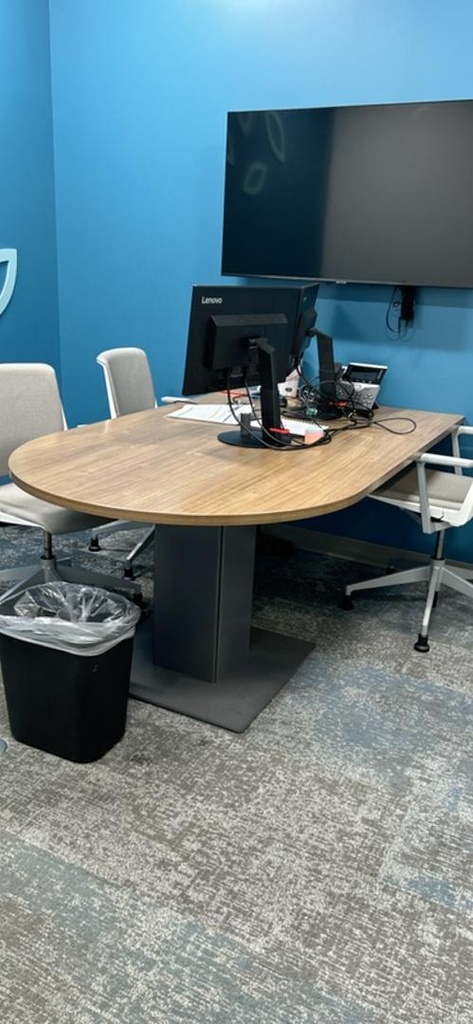 Huddle Table