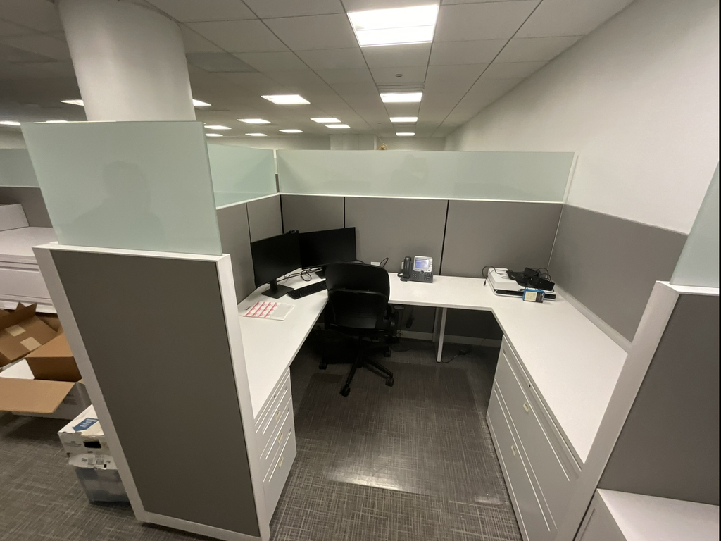 Workstation 6 x 6 w/Lateral Cabinet &amp; Pedestal