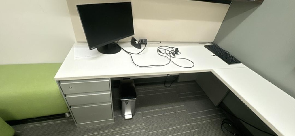 Desk w Ped
