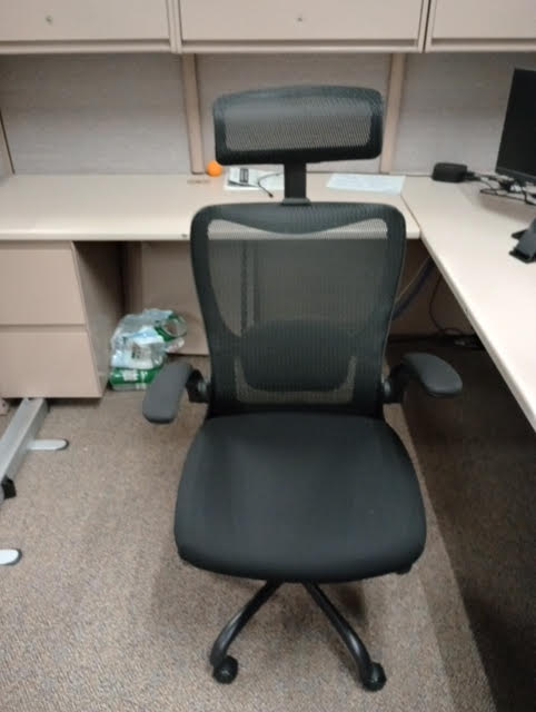 Black task chair