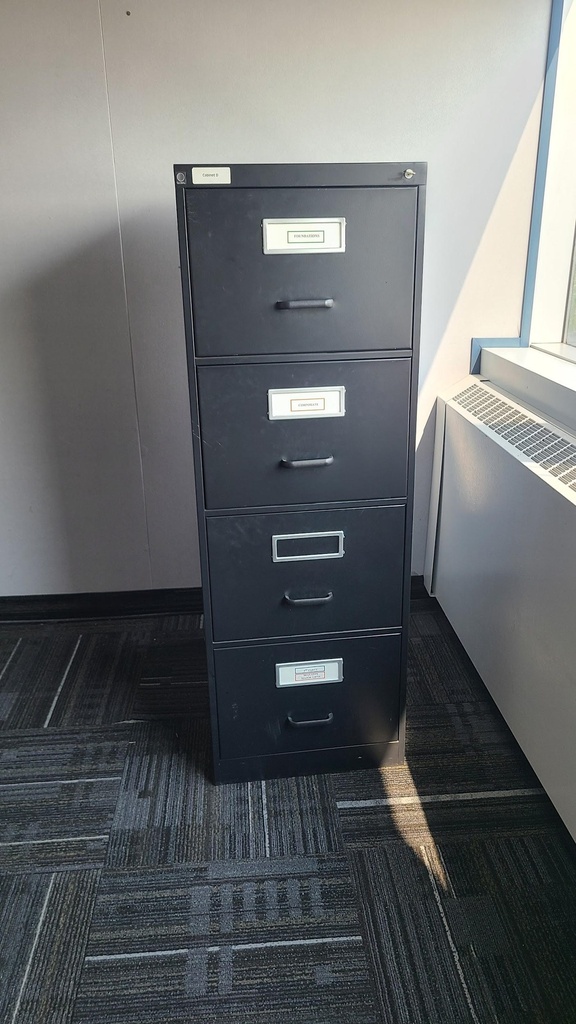 Filing cabinet - 18"×28"x52" tall