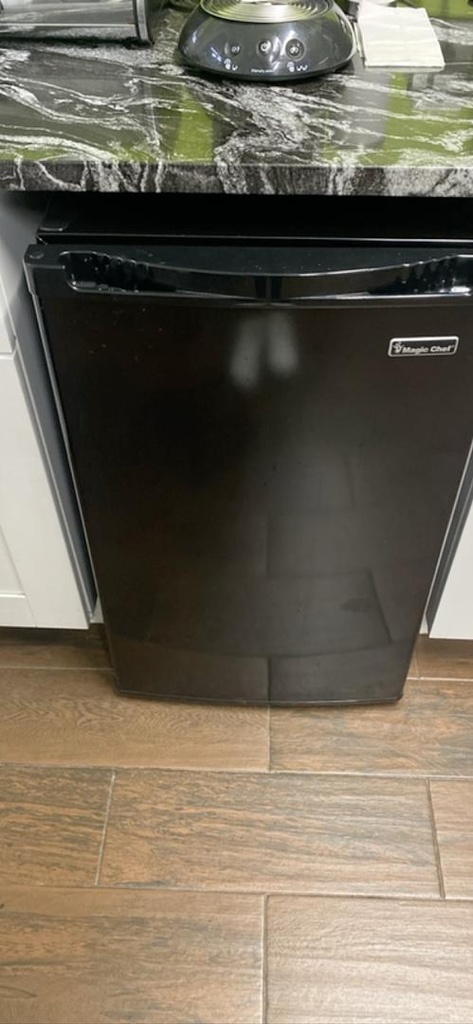 Magic Chef mini fridge