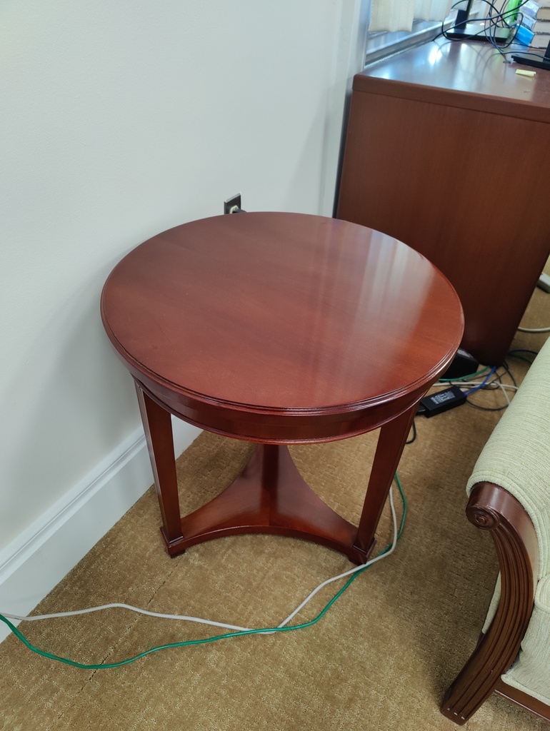 End Table Round 22x22x25