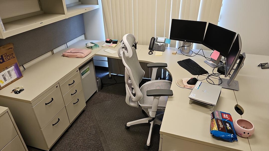 U-Shape Desk
