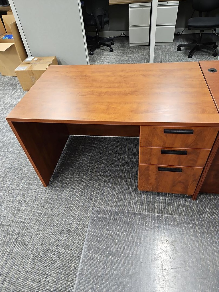 Desk 48L 29H