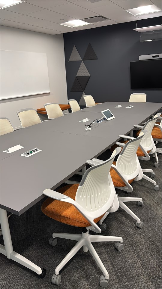 Small Modular Table w Outlet