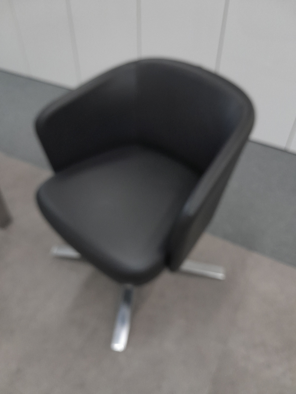 Black star-based reception chair