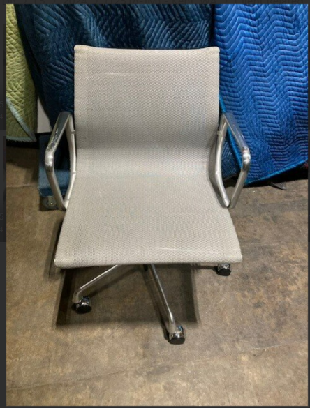 Eames Conferance Chair Chrome Base/Mesh Seat
