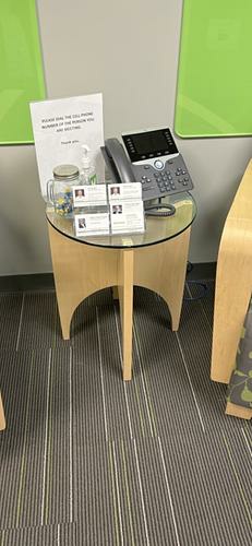 Round Glass-Top End Table (18x23)