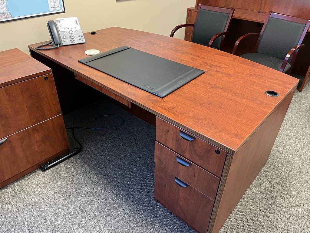 Desk w/ Storage (H29 W71 D42)