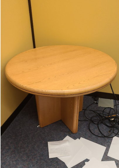 Table ronde beige - 42" de diamètre