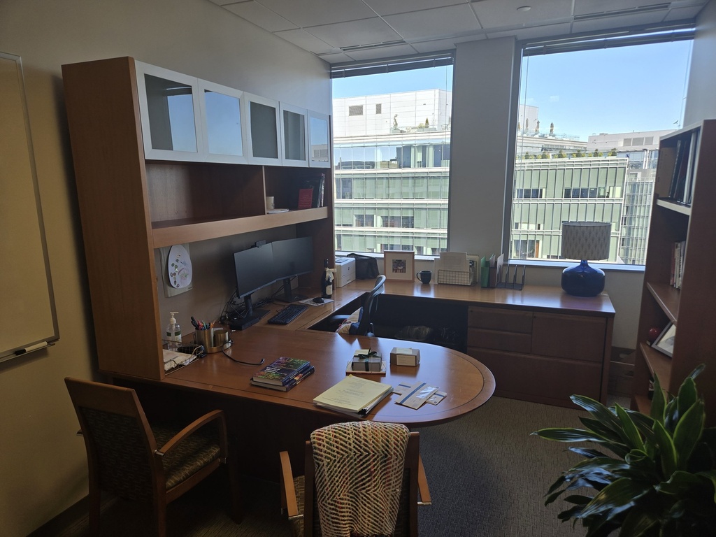 Left U-Desk w/ Hutch (96Wx102Dx30H)