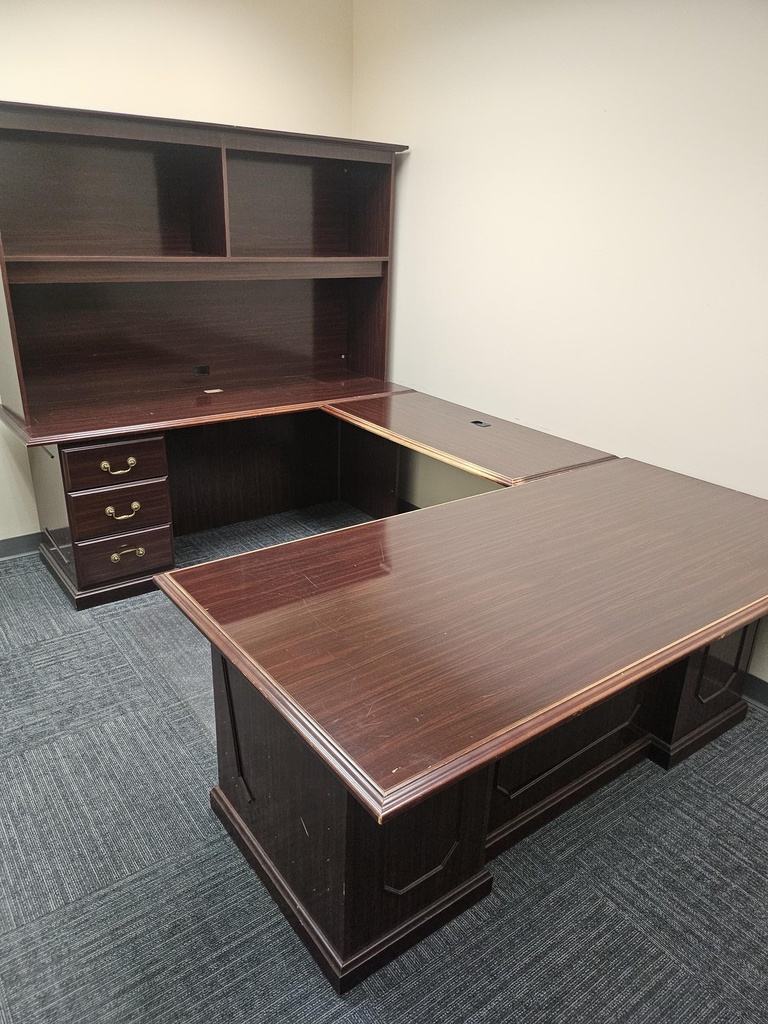 U-Shaped Desk with Hutch