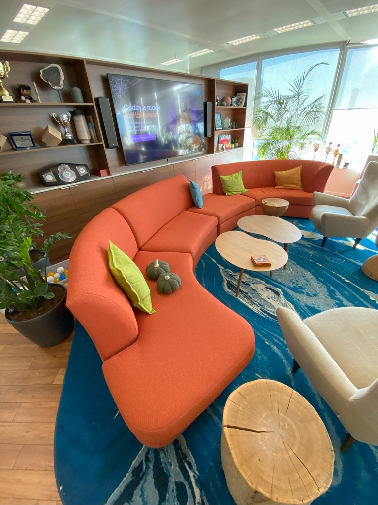 Social lounge curve couch 
