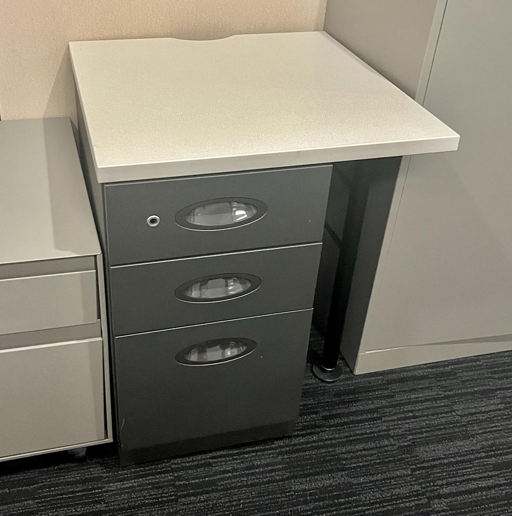 Mobile Pedestal with square Surface top W 24, D 24