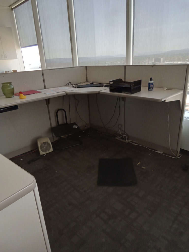 Cubicle style desk 144x60x36