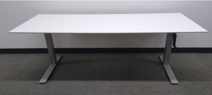 48" White Crank - Knoll