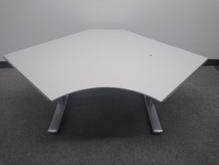 Steelcase Corner 48” Studios West 