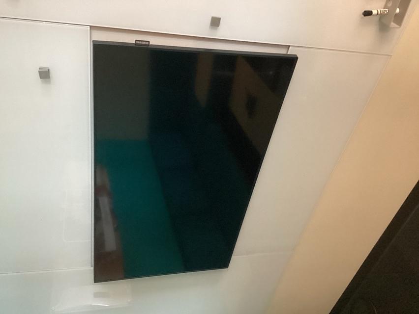 Samsung 49”