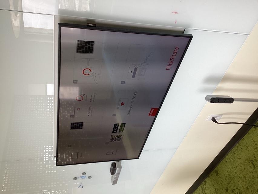 Samsung 49”