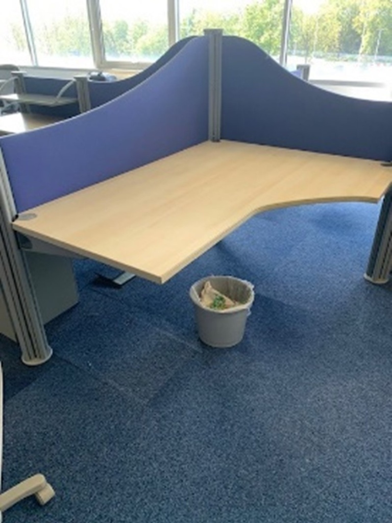 Corner Single post/panel hung desk, 158cm x 118cm