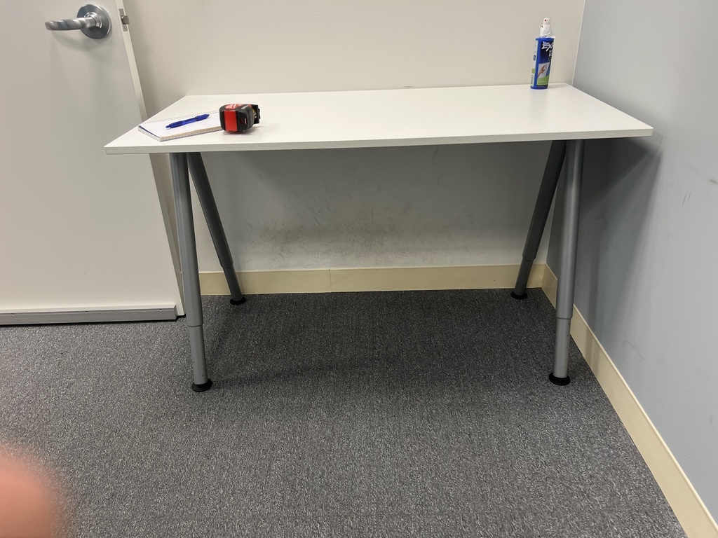 Work table - White top / silver base